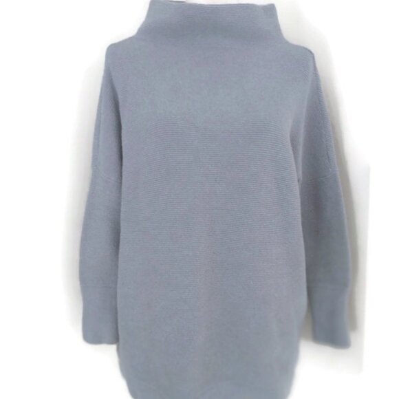 Free People Women's Slouchy Oversized Stretch Tunic Sweater. - Picture 4 of 6